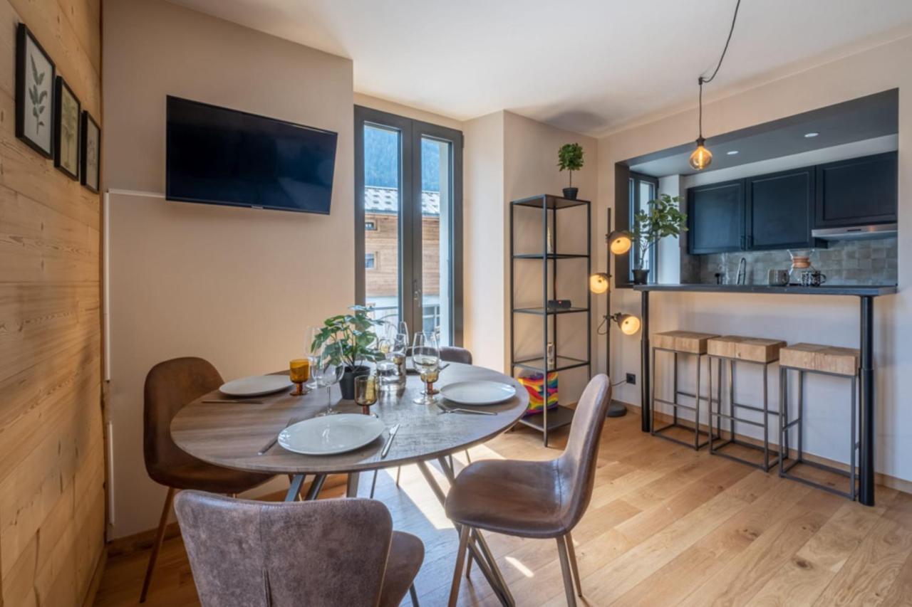 Newly Renovated Apartment With Mont Blanc View Шамони Екстериор снимка